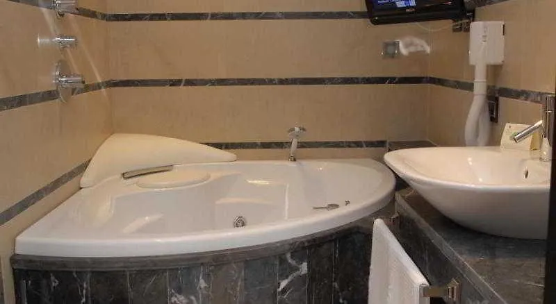 Hotel Excelsior La Maddalena  La Maddalena (Sassari)